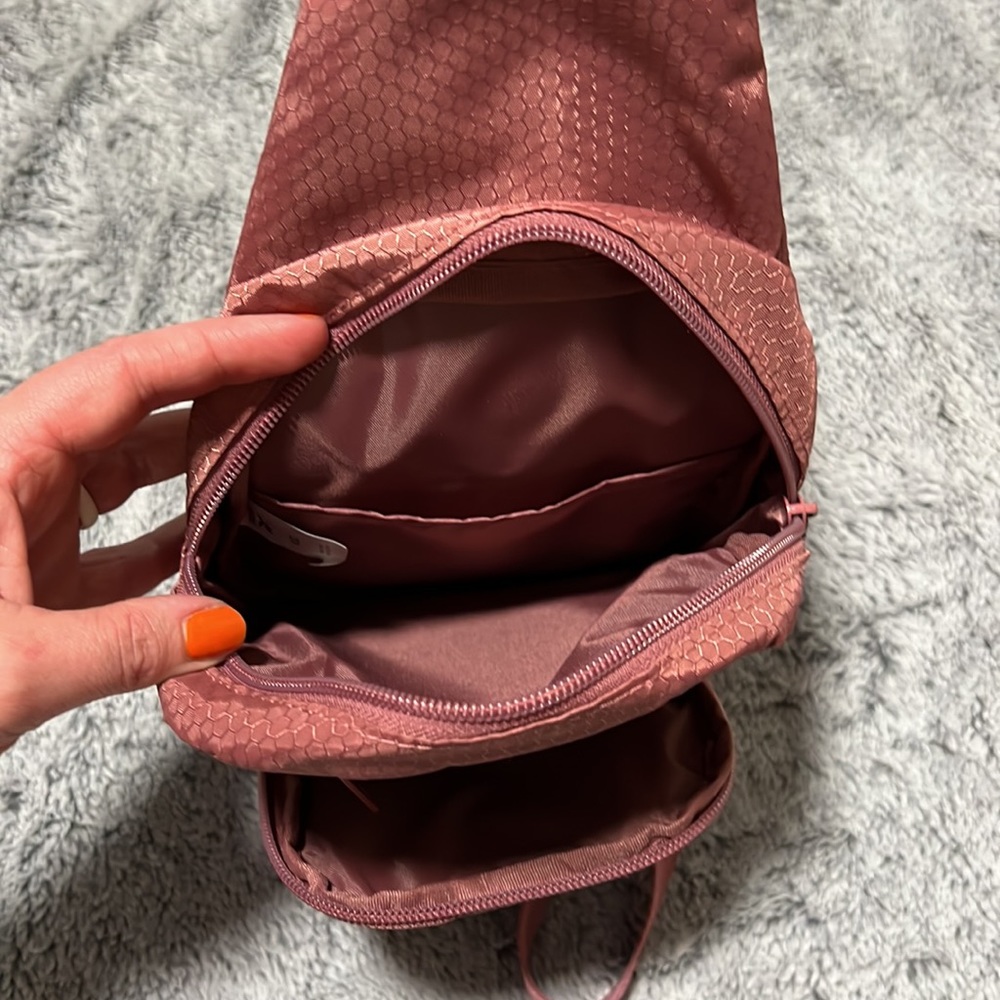 Mini back pack - Picture 3 of 7